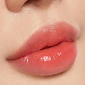 4 reasons to start wearing lip gloss again